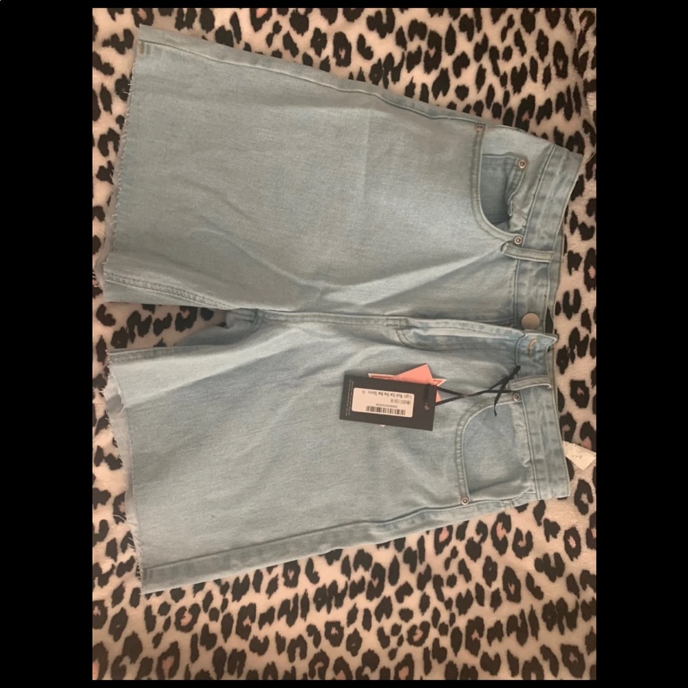PLT Light wash Denim Mom Shorts Bermuda Style Size 6